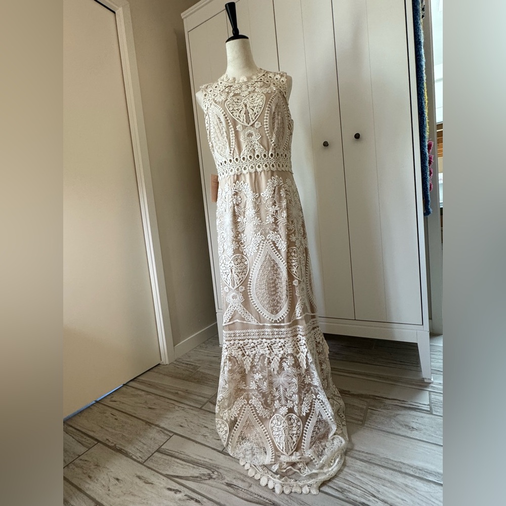 NWT- BHLDN Roane Cream Lace Embroidered Wedding Dress